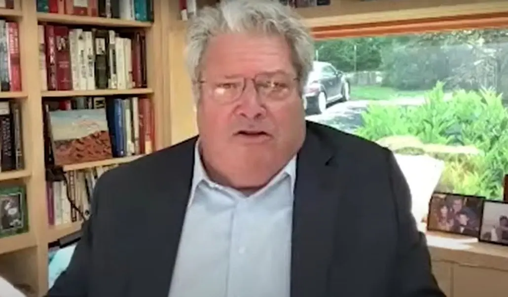 O articulista do WP, Robert Kagan: protesto, renúncia e acusações contra Jeff Bezos | Foto: Reprodução/YouTube