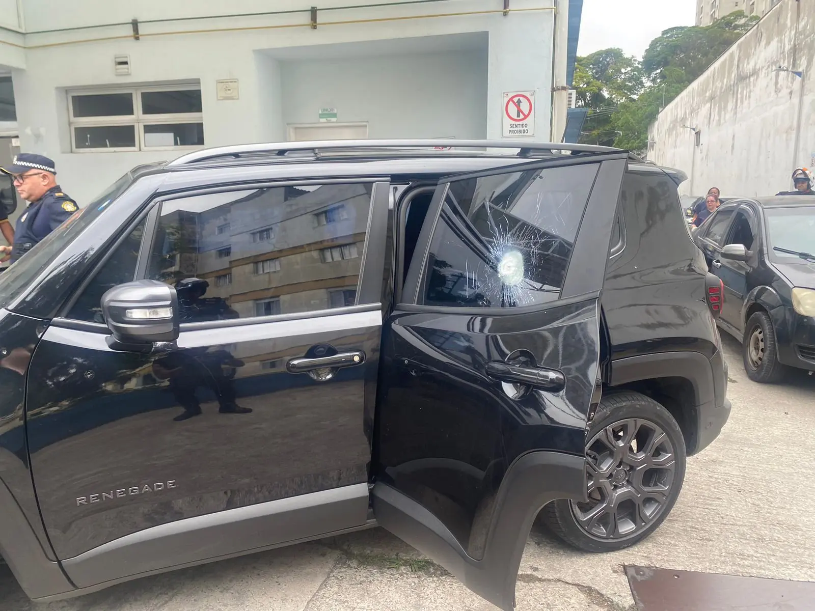 Prefeito de Taboão da Serra (SP), José Aprígio da Silva (Podemos), foi atacado a tiros nesta sexta-feira, 18; ele está em campanha eleitoral para o segundo turno | Foto: Reprodução/Twitter/X