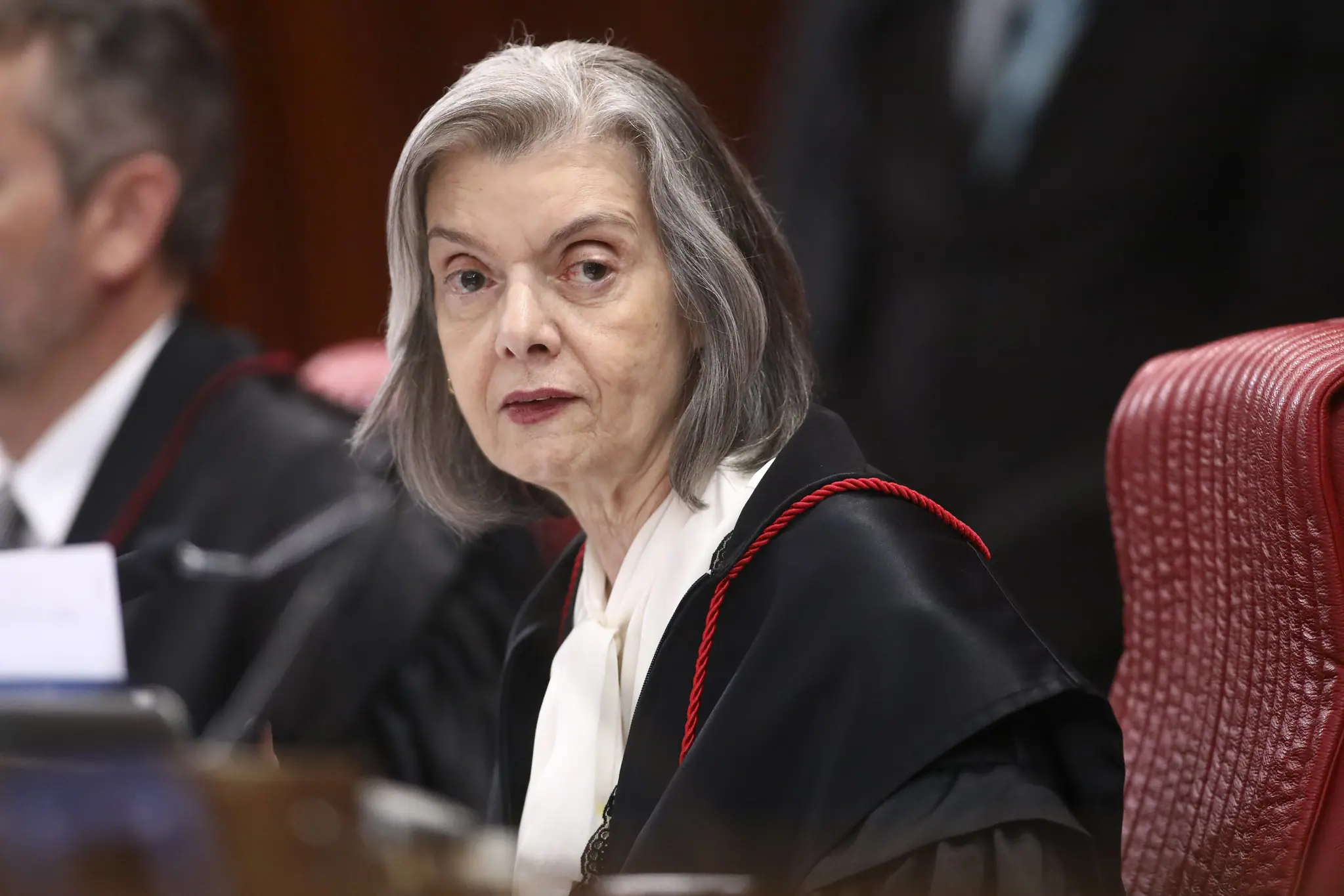 Cármen Lúcia critica lei da anistia