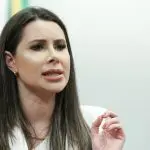 A deputada Caroline de Toni está colhendo assinaturas para criação do CPI dos Correios | Foto: Lula Marques/Agência Brasil