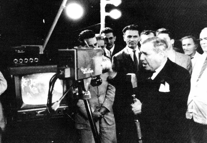 Chatô liderou os Diários Associados, um conglomerado com 34 jornais, 36 rádios, 18 estações de TV, uma agência de notícias, revistas e uma editora | Foto: Reprodução/Mostracasadesign