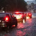 A forte chuva que atingiu a capital paulista no fim da tarde desta quarta-feira, 23, provocou alagamentos e queda de luz em São Paulo | Foto: Yuri Murakami/FotoArena/Estadão Conteúdo