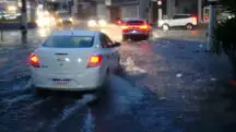 Chuvas causam alagamento em São Paulo