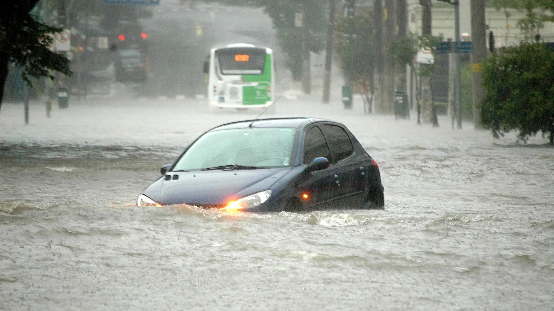 Ciclone traz risco de tempestade e alagamentos