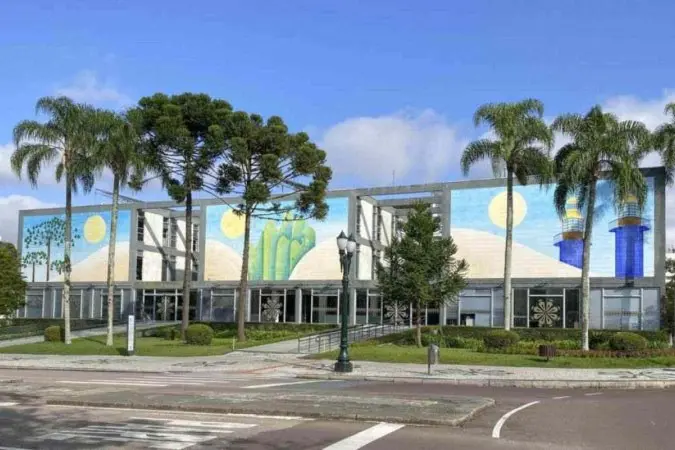 Conforme recomendação da Justiça, Prefeitura de Curitiba deve comprovar a devolução dos valores pagos por convite para jantar partidário | Foto: Divulgação/Prefeitura de Curitiba