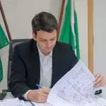 O candidato à Prefeitura de Curitiba Eduardo Pimentel é apoiado pelo ex-presidente Jair Bolsonaro (PL) | Foto: Reprodução/Facebook