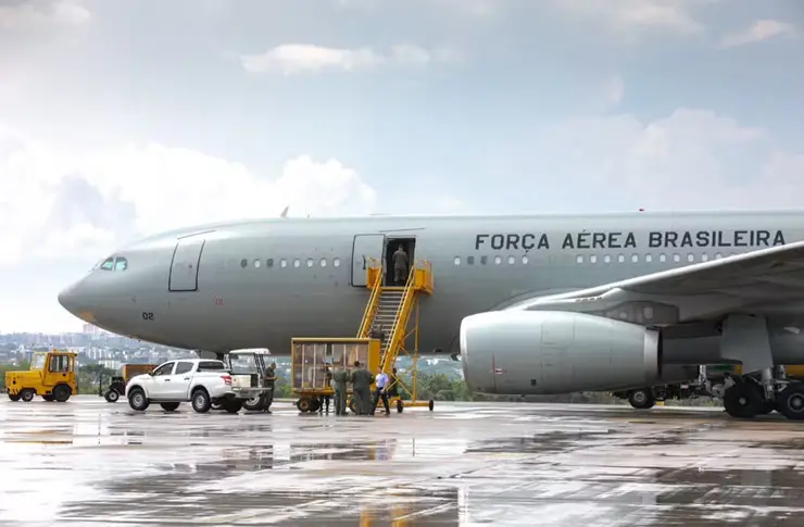 Aeronave KC-30 utilizada pela FAB na repatriação de brasileiros no Líbano | Foto: SO Johnson/Força Aérea Brasileira