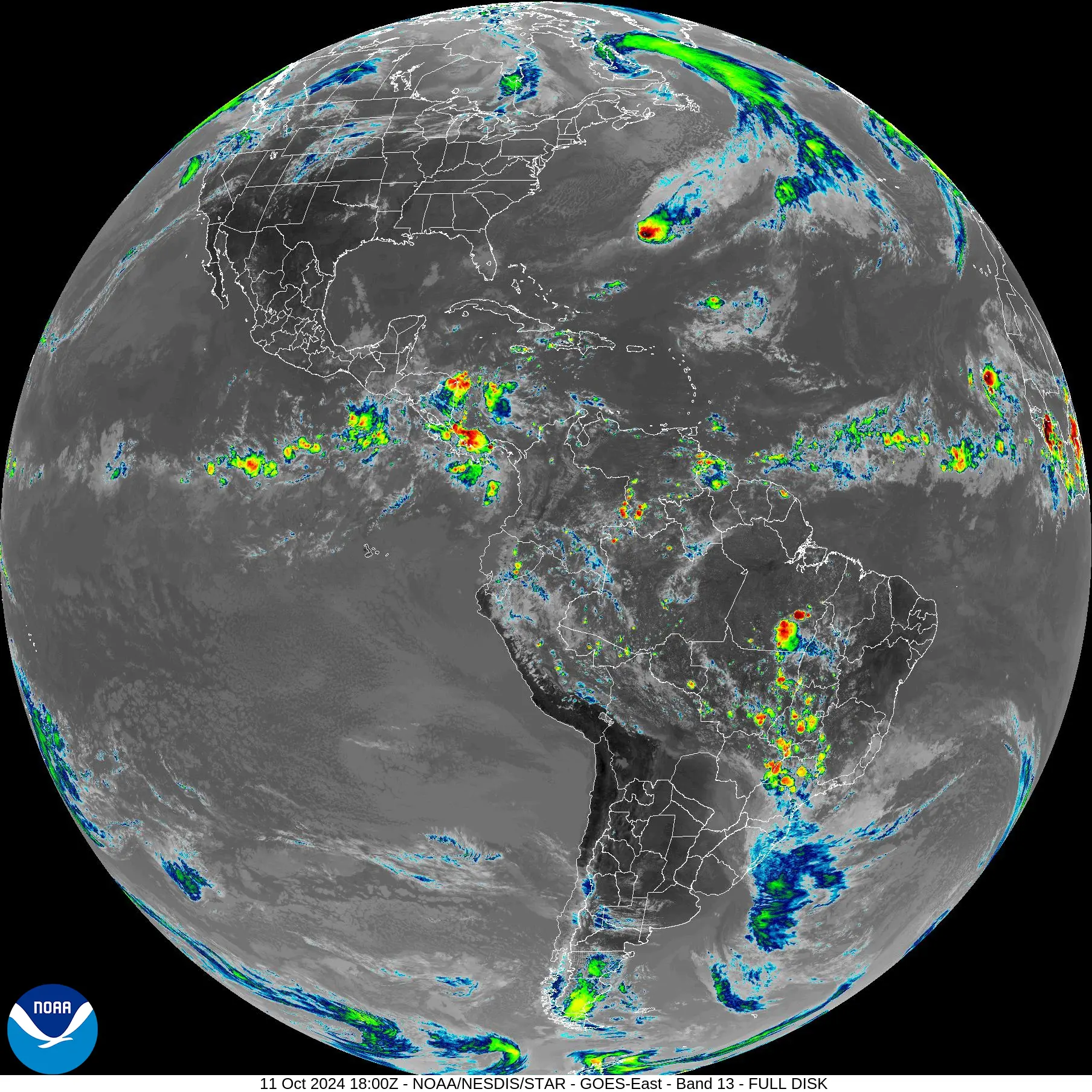 Diversas células de trovoadas em rápida evolução tomam vários estados do Brasil, do Amazonas até São Paulo e Paraná pelo corredor tradicional que se estabelece de Noroeste-Sudeste por volta das 15h00 de Brasília | Fonte: NOAA, 2024-10-11-1800Z Infravermelho – IR