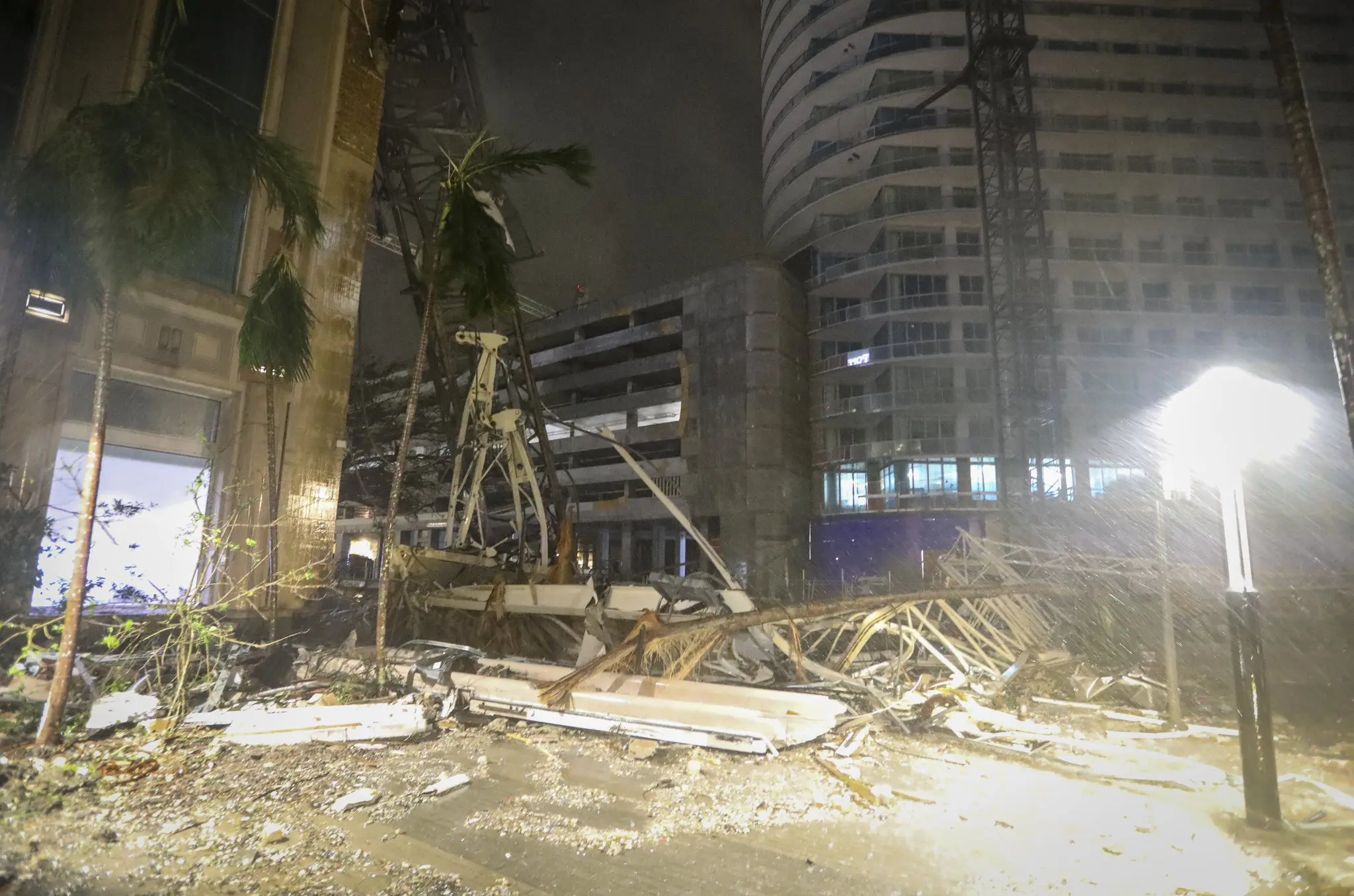 Furacão Milton tocou o solo por volta das 20h30 | Foto: Reprodução/Twitter/X