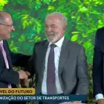 Geraldo Alckmin brinca com Lula, em evento presidencial | Foto: Reprodução/YouTube/Gov.Br