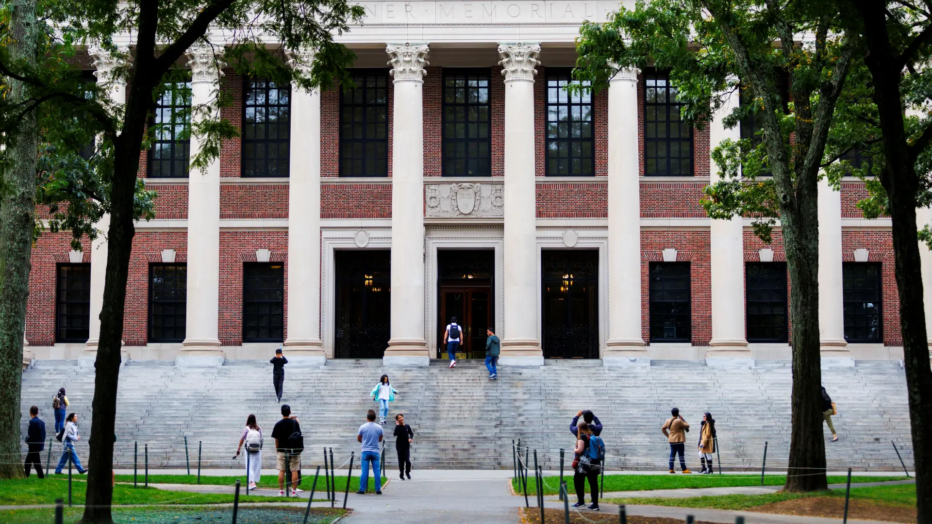 A Universidade de Harvard é a universidade mais antiga e rica dos EUA | Foto: Stephanie Mitchell/Harvard University