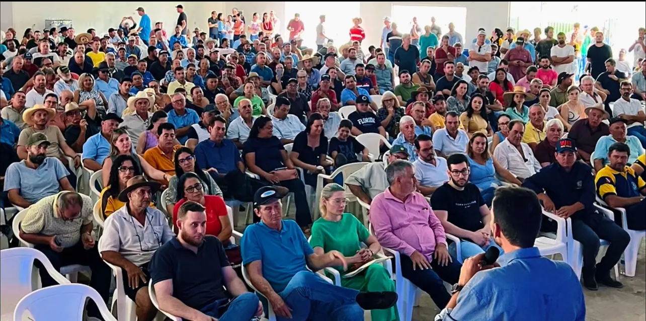 Vinicius Borba discursa
