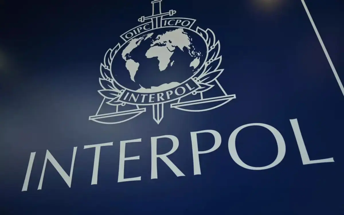 Em maio de 2024 o Partido dos Trabalhadores (PT) chegou a divulgar a notícia falsa sobre 51 manifestantes que seriam procurados pela Interpol | Foto: Reprodução/Wikimedia Commons