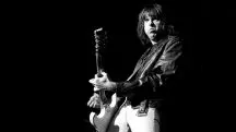 Johnny Ramone se apresenta no Japão | Foto: Masao Nakagami/Wikimedia Commons