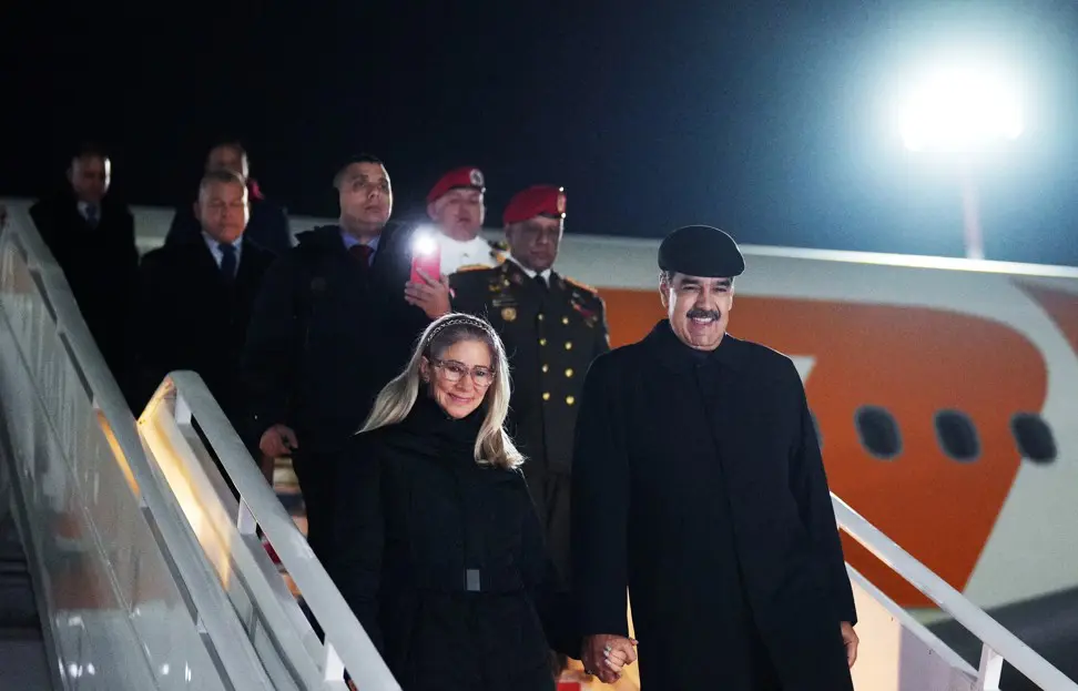 Maduro chega a Kazan com sua mulher