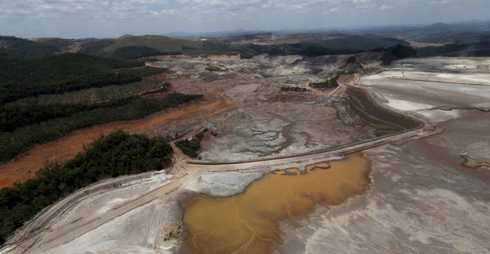Acordo - Uma barragem de propriedade da Vale SA e da BHP Billiton Ltd, que se rompeu em Mariana, Minas Gerais - 10/11/2015 | Ricardo Moraes/Reuters