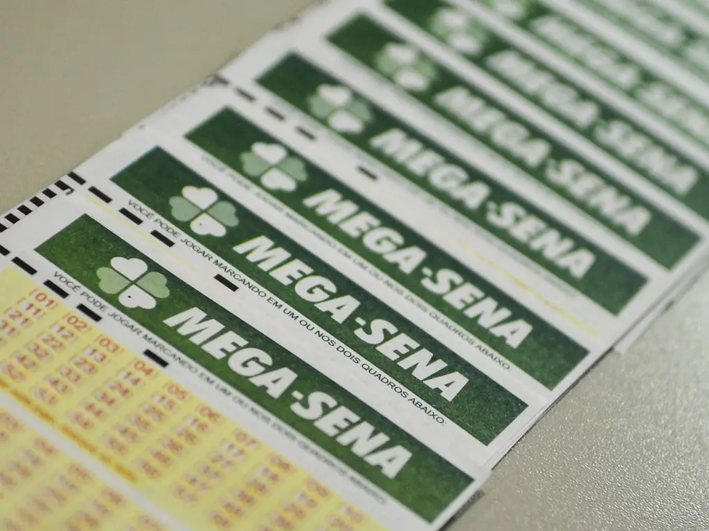 Apostadores têm a chance de concorrer a um prêmio com dezenas de milhões acumulados: números do concurso 2794 da Mega-Sena saem na noite desta quinta-feira, 7 | Foto: Marcello Casal Jr/Agência Brasil