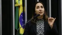 A deputada federal Adriana Ventura (Novo-SP) protocolou o Projeto de Lei (PL) 4.018/2024, que visa a limitar a participação remunerada de autoridades em 'mercado de palestras', financiados por instituições privadas | Foto: Divulgação/Câmara dos Deputados