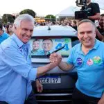 Sandro Mabel e seu principal 'cabo eleitoral', o governador de Goiás, Ronaldo Caiado: futuro prefeito é dono de indústria e tem fortuna declarada de R$ 313 milhões | Foto: Reprodução/Facebook
