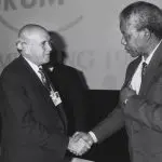 Nelson Mandela ganhou Nobel da Paz junto de F.W. de Klerk | Foto: Reprodução/Wikimedia Commons