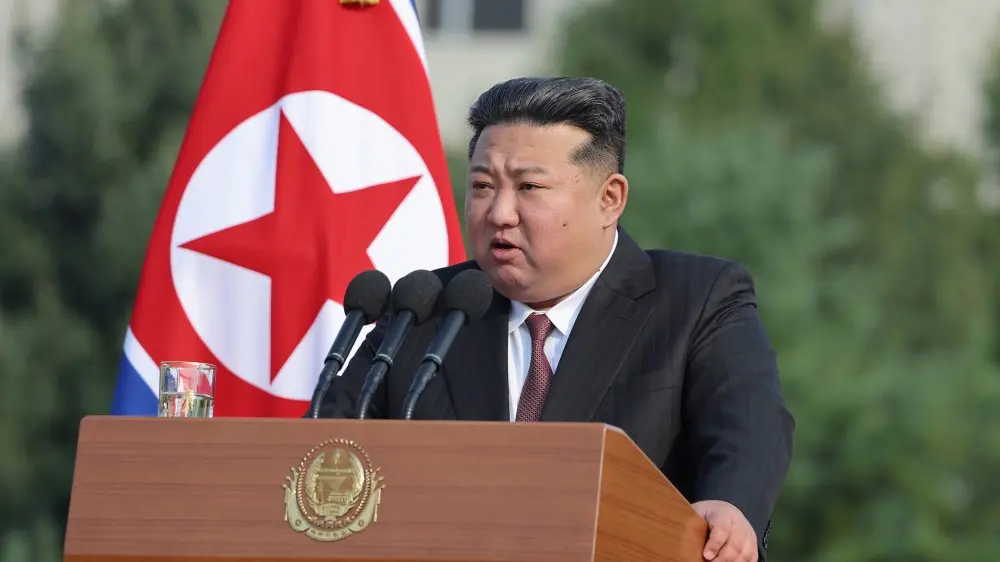 O ditador Kim Jong-un discursa aos militares da Coreia do Norte | Foto: Divulgação/Korean Central News Agency
