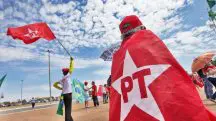 Eleitores do PT durante campanha em 2022