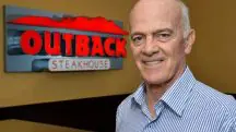 Peter Rodenbeck começou sua trajetória no Brasil em 1979, ao trazer o McDonald's, e atuou no país por quase 20 anos | Foto: Divulgação/Outback