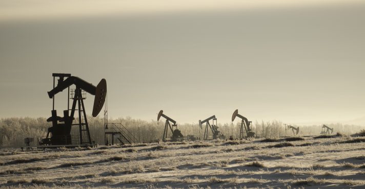 A Opep, que hoje reúne grandes produtores de petróleo no mundo, foi fundada em 1960, em Bagdá, no Iraque | Foto: Reprodução/Wirestock/Freepik