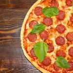 A operação policial na pizzaria resultou em uma grande mobilização, com cerca de 150 policiais revistando 16 propriedades em nove cidades diferentes | Foto: Divulgação/Pixabay