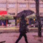 A guarda-chuva deve ser mais usado neste domingo, 13, segundo a previsão do tempo | Foto: Dirceu Portugal/FotoArena/Estadão Conteúdo