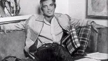 Ralph Lauren, em seu escritório, em 1978 | Foto: Reprodução/Wikimedia Commons