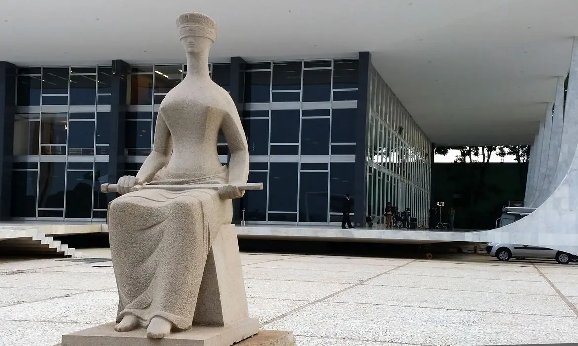 Entre os projetos aprovados pela CCJ, destaca-se a ampliação das possibilidades de impeachment de ministros do STF | Foto: Valter Campanato/Agência Brasil