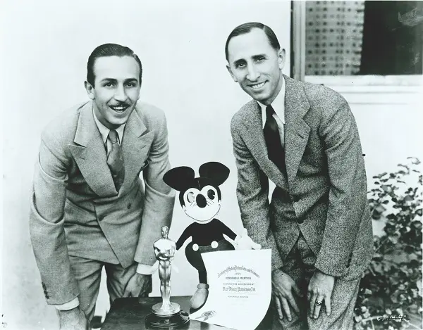 Walt e Roy Disney, depois de Oscar com Mickey Mouse