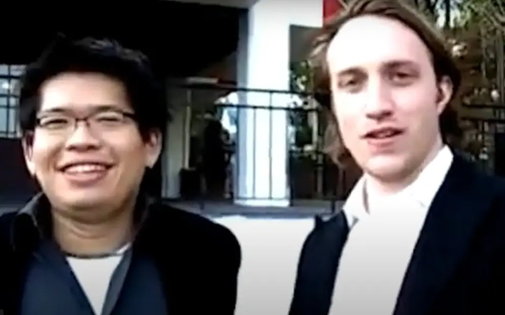 Steve Chen e Chad Hurley, fundadores do YouTube: venda da plataforma deixou a dupla ainda mais bilionária com a valorização do Google, que hoje custa em torno de US$ 330 bilhões | Foto: Reprodução/YouTube