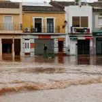 Agência meteorológica espanhola colocou a região de Valência no alerta vermelho máximo para chuvas extremas, com potencial para novas enchentes | Foto: Eva Manez/Reuters