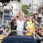 Eduardo Bolsonaro, Eduardo Cury e Jair Bolsonaro durante carreata em São José dos Campos (SP) | Foto: Reprodução/Instagram/@eduardocuryoficial
