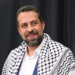 Boulos veste um lenço palestino durante visita à mesquita de Santo Amaro, em São Paulo | Foto: Divulgação/Instagram/@ligaislamica