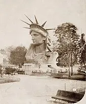 cabeça da estátua da liberdade