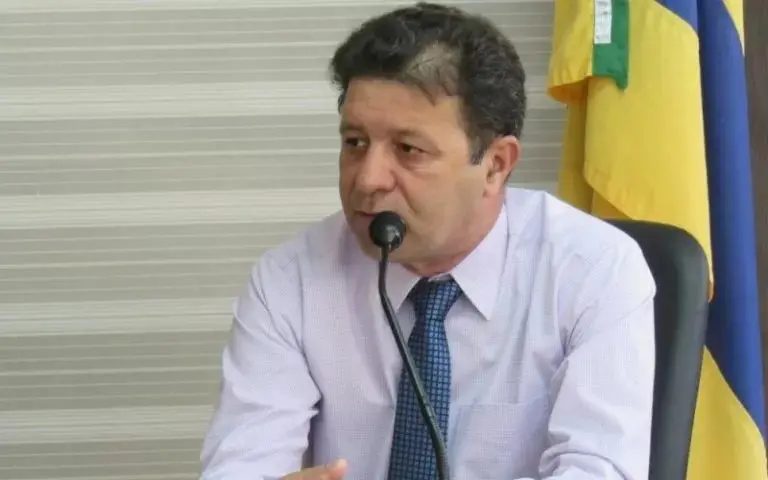 Reeleito com mais de 55% dos votos, prefeito Zé Diniz perdeu a paciência com a artista em evento de aniversário da cidade: '“Devolva o dinheiro que eu paguei. Você não cumpriu horário, não fez nada, atrasou” | Foto: Reprodução/Redes sociais