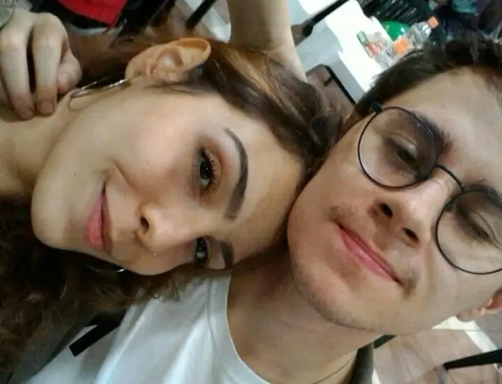 Rafael Miguel, à época com 22 anos, e a namorada Isabela, de 18: caso terminou em tragédia em razão da discordância de Cupertino quanto ao relacionamento da filha com o ator | Foto: Reprodução/faceboook