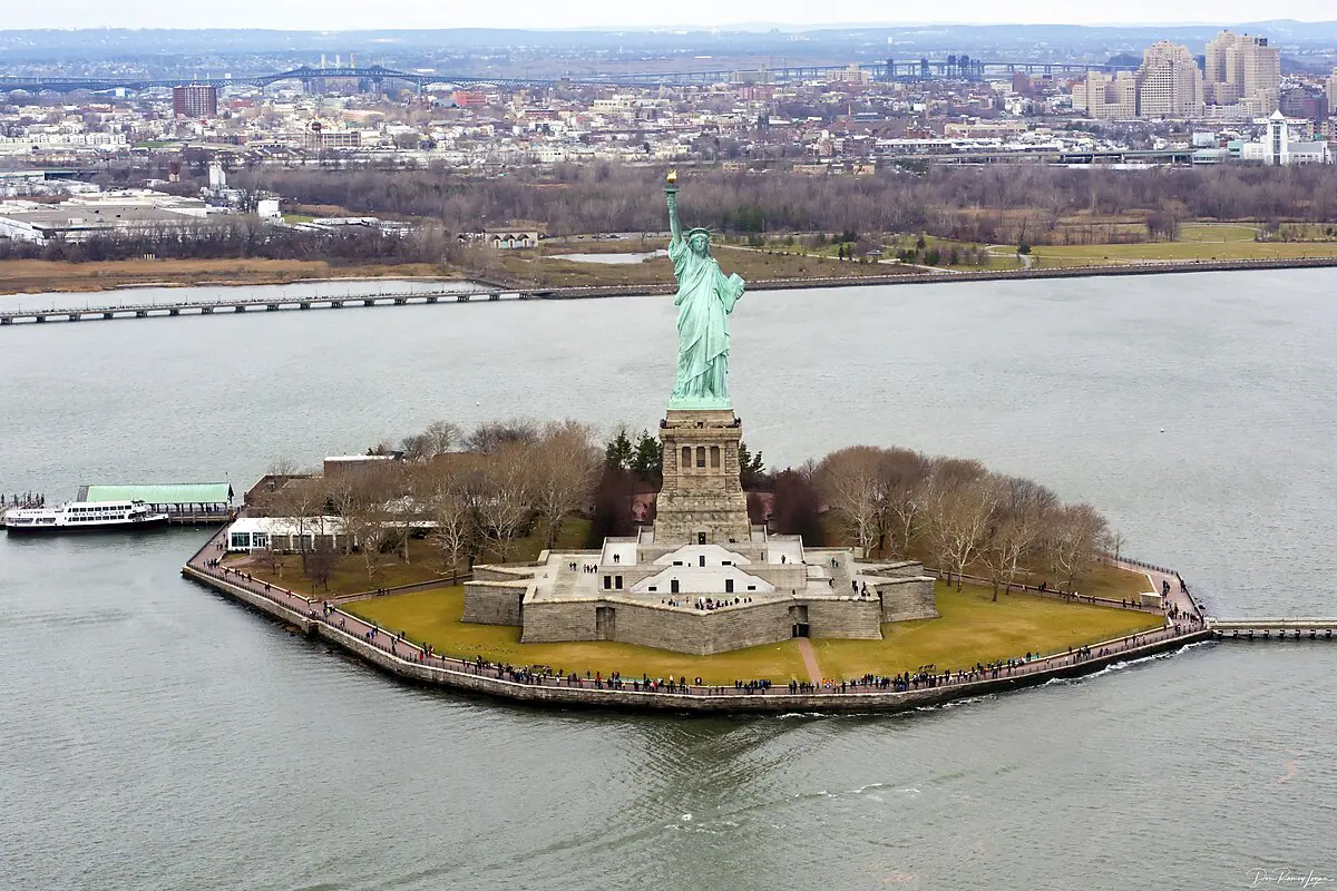 foto aérea da estatua da liberdade