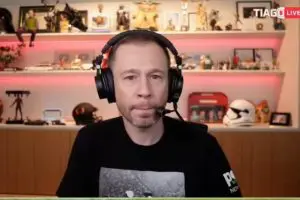 Para Tiago Leifert, presença de Vinicius Jr. no evento Bola de Ouro seria a oportunidade de 'encarar' os jurados que deram o prêmio para o espanhol Rodri | Foto: Reprodução/YouTube