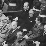 Tribunal de Nuremberg reunido para julgar conspiração, crimes contra a paz, crimes de guerra e crimes contra a humanidade: pacote de atrocidades cometido pelos nazistas | Foto: Wikimedia Commons