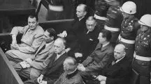 Tribunal de Nuremberg reunido para julgar conspiração, crimes contra a paz, crimes de guerra e crimes contra a humanidade: pacote de atrocidades cometido pelos nazistas | Foto: Wikimedia Commons
