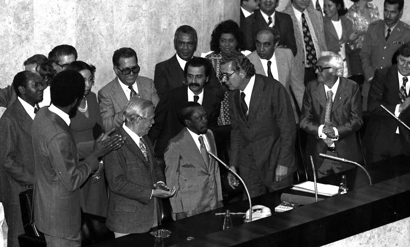 Evento na Prefeitura de São Paulo, em 1978, quando Grande Otelo recebeu o título de cidadão paulistano | Foto: Acervo Câmara Municipal de São Paulo