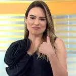 Foto da apresentadora Rachel Sheherazade