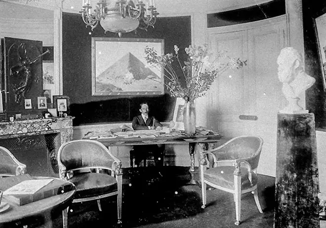 Santos-Dumont, em 1901, na sala de seu apartamento na charmosa Avenue des Champs-Elysées, em Paris | Foto? Acervo Cendoc