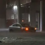 chuva tempestade noturna - viaduto - alagamento