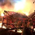 Torre de rádio ficou totalmente destruída | Foto: Reprodução/Redes sociais