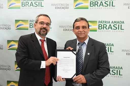 O ex-ministro da Educação, Abraham Weintraub, e Janir Alves Soares | Foto: Reprodução/MEC